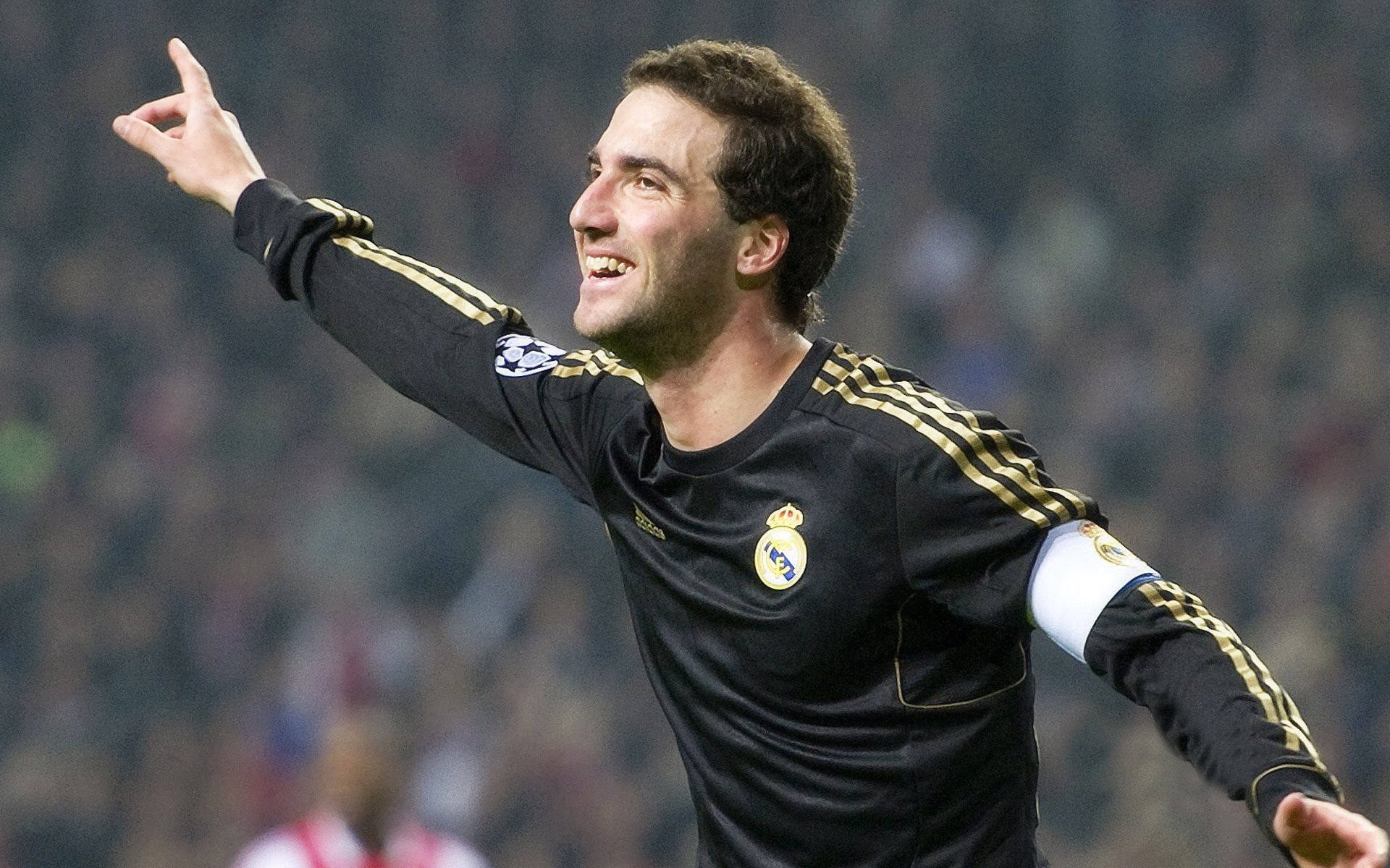 开云网页版-精密与写意，两种胜利公式，一个羽毛球宇宙